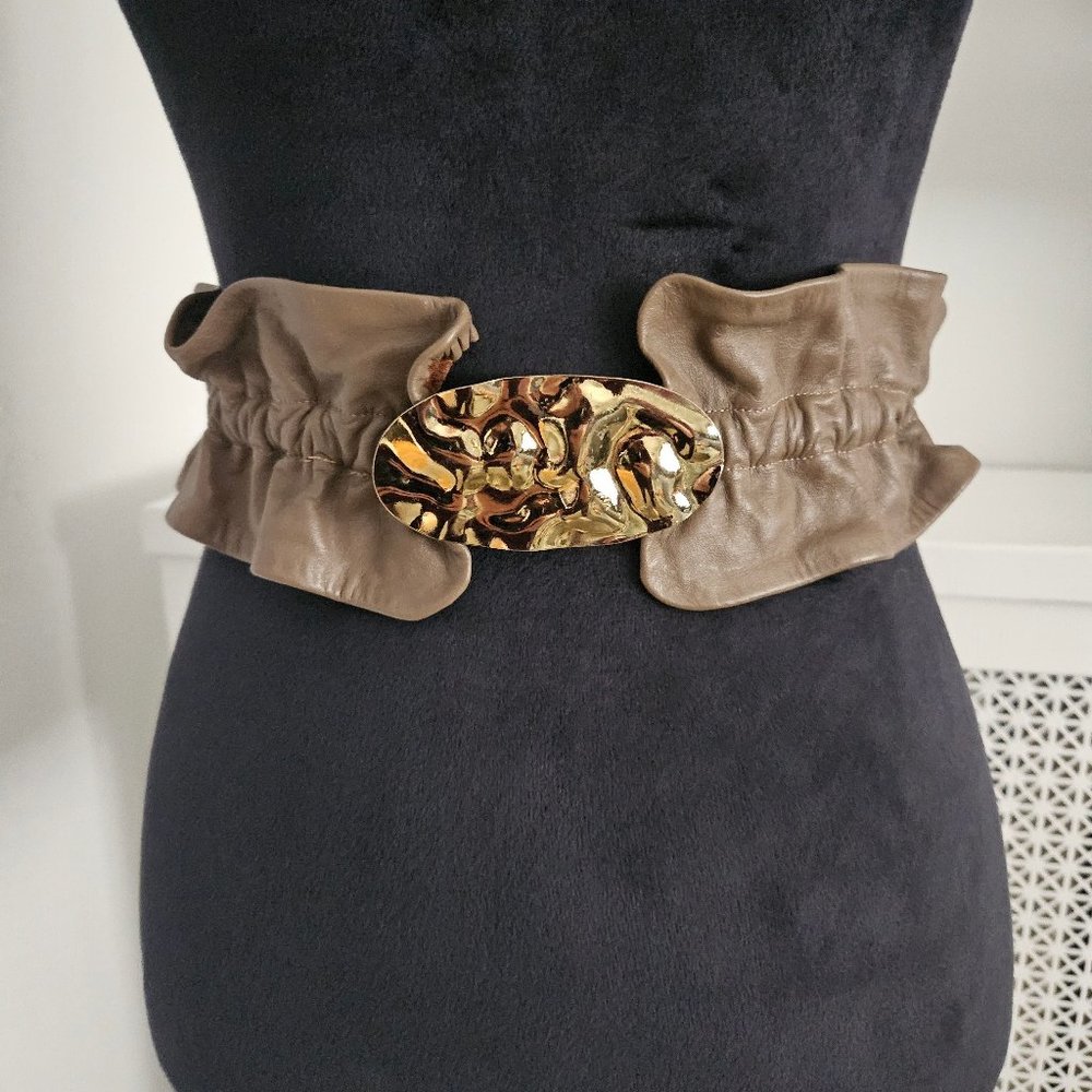 Vintage Leather Elastic Belt With Gold Tone Buckle